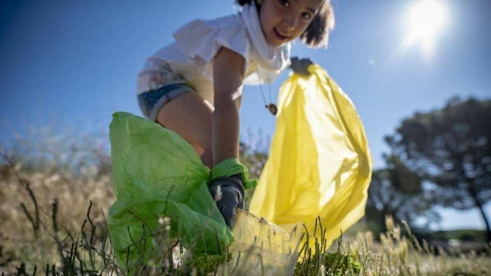 Lee más sobre el artículo Proyecto Libera: 100.000 voluntarios para limpiar el campo de basuraleza